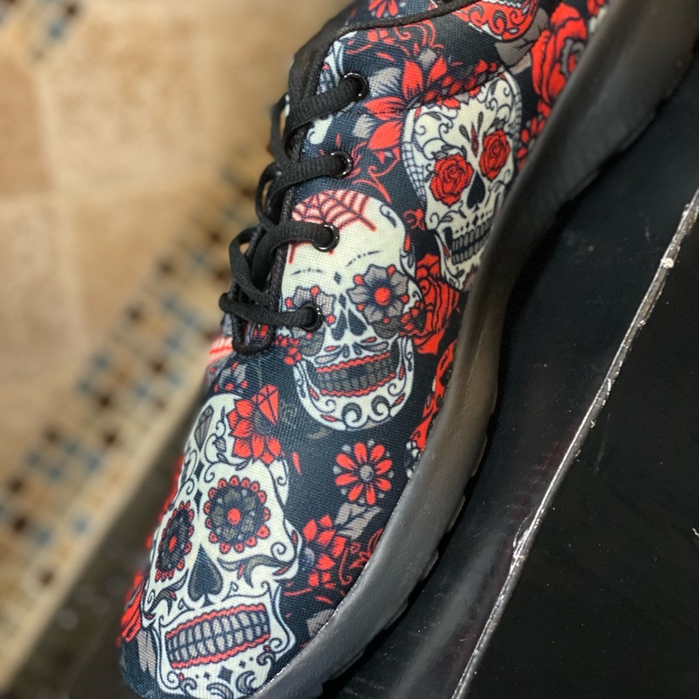 Custom kicks - Picture 2 of 3